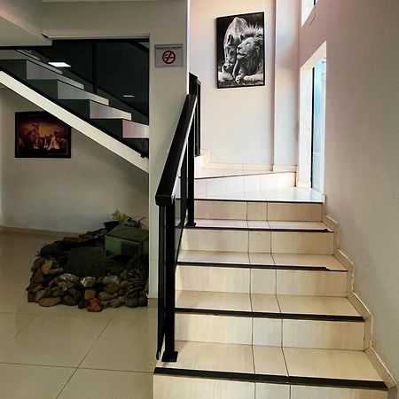 Hotel Rof Telemaco Borba Экстерьер фото