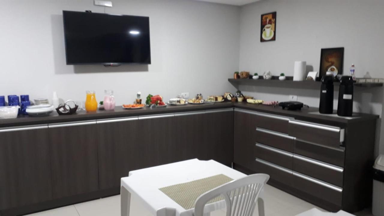 Hotel Rof Telemaco Borba Экстерьер фото