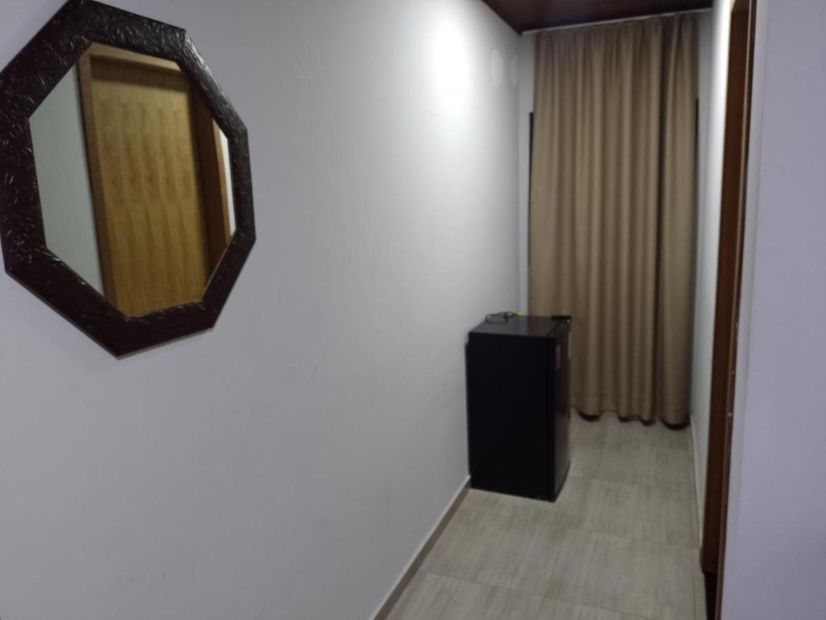 Hotel Rof Telemaco Borba Экстерьер фото