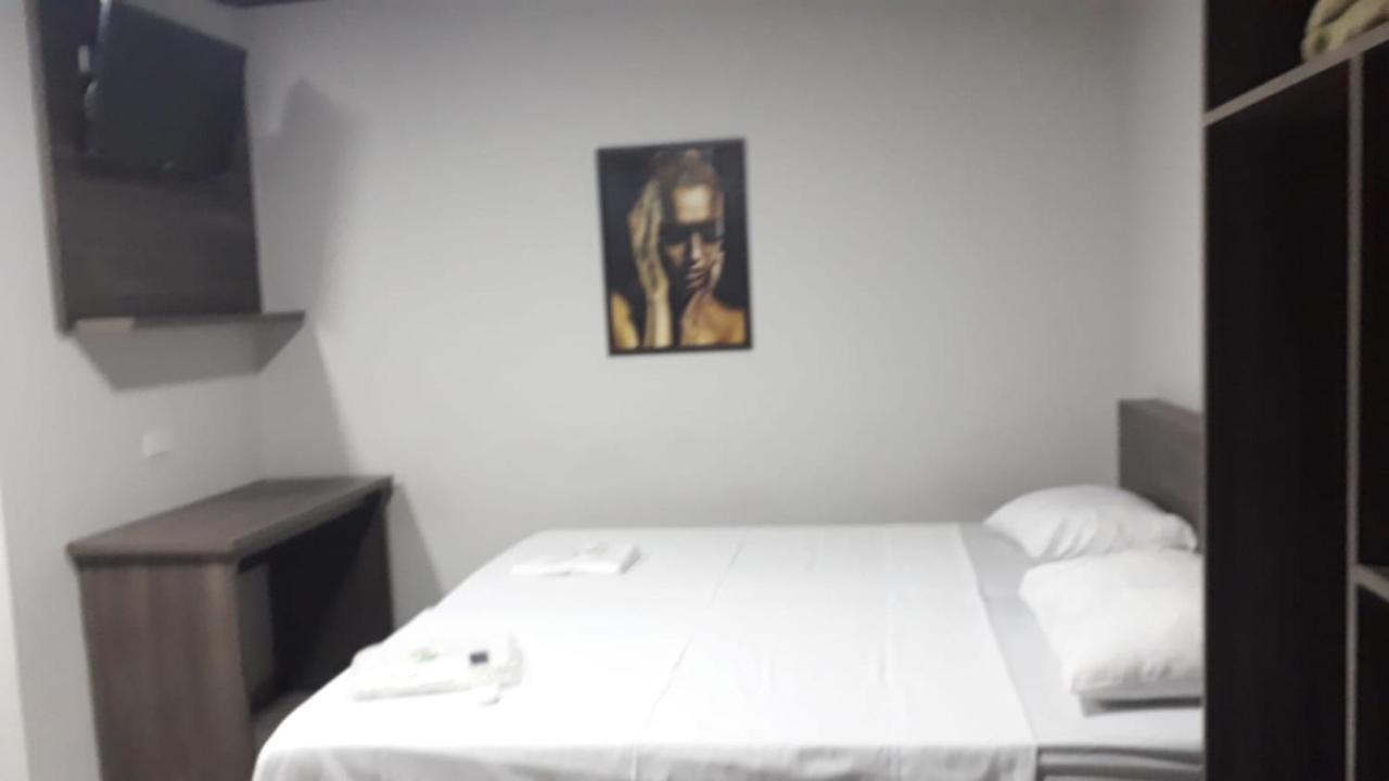Hotel Rof Telemaco Borba Экстерьер фото