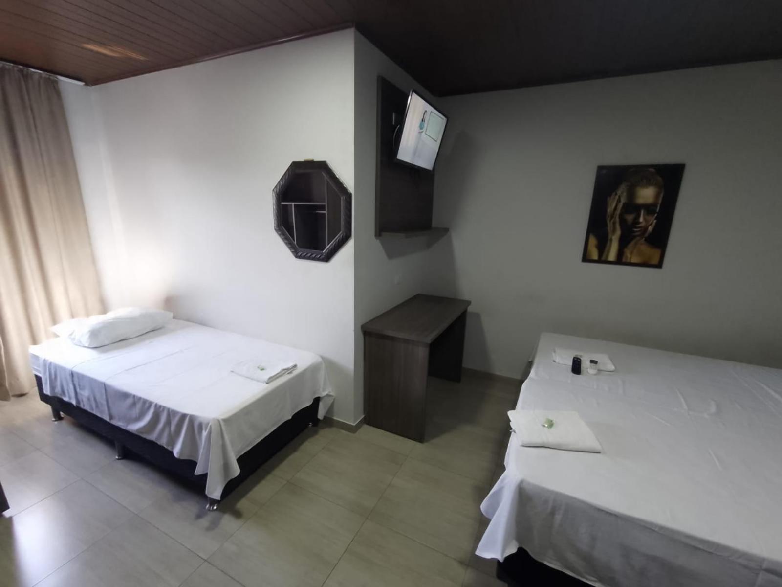 Hotel Rof Telemaco Borba Экстерьер фото